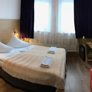 https://vogelweiderstrasse.salzburghotels.net